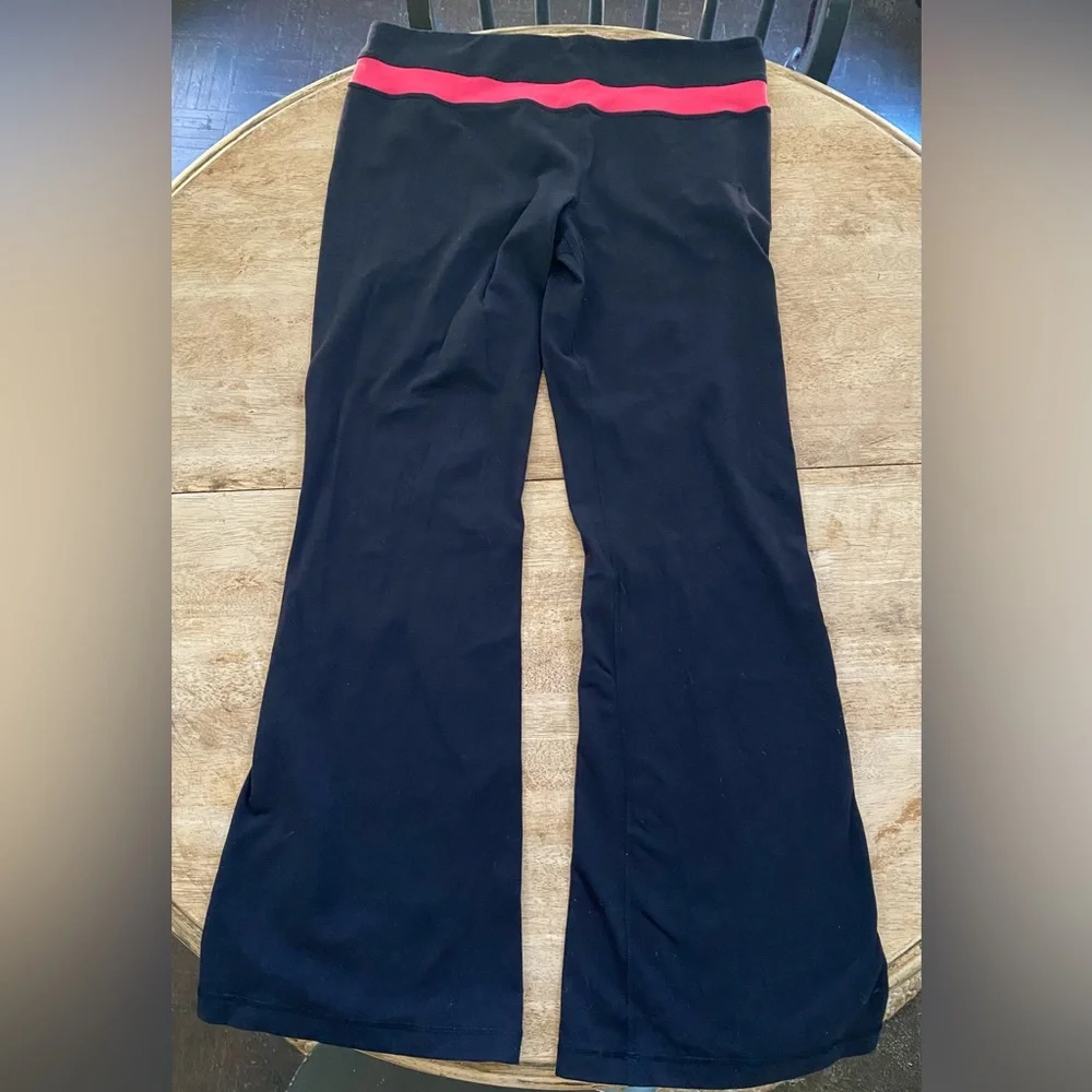 Lululemon Women’s Sz 12 Groove‎ Pant in Black/Bloom Juice